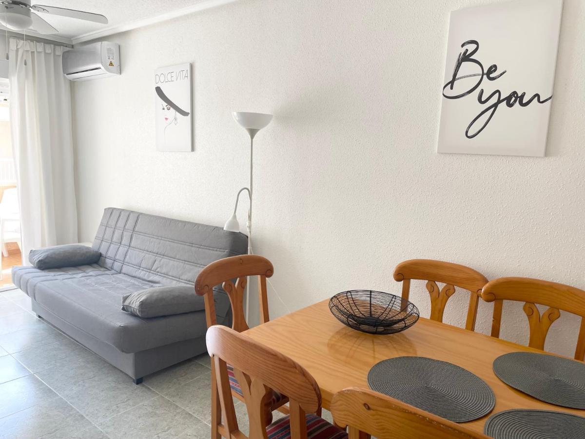 Apartamento Maria Los Locos ตอร์เรเวียคา ภายนอก รูปภาพ