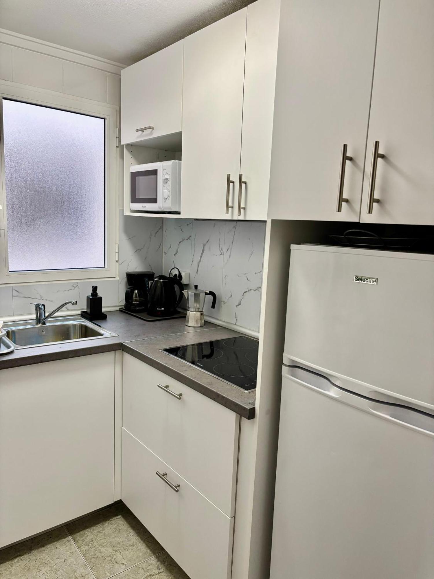 Apartamento Maria Los Locos ตอร์เรเวียคา ภายนอก รูปภาพ